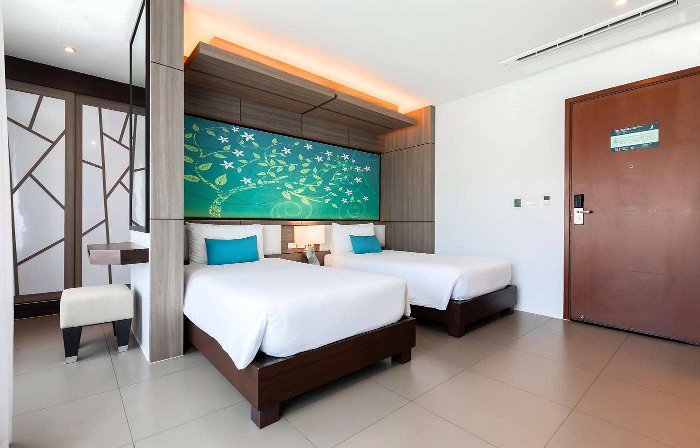 The-Marina-Phuket-Hotel-Room-25
