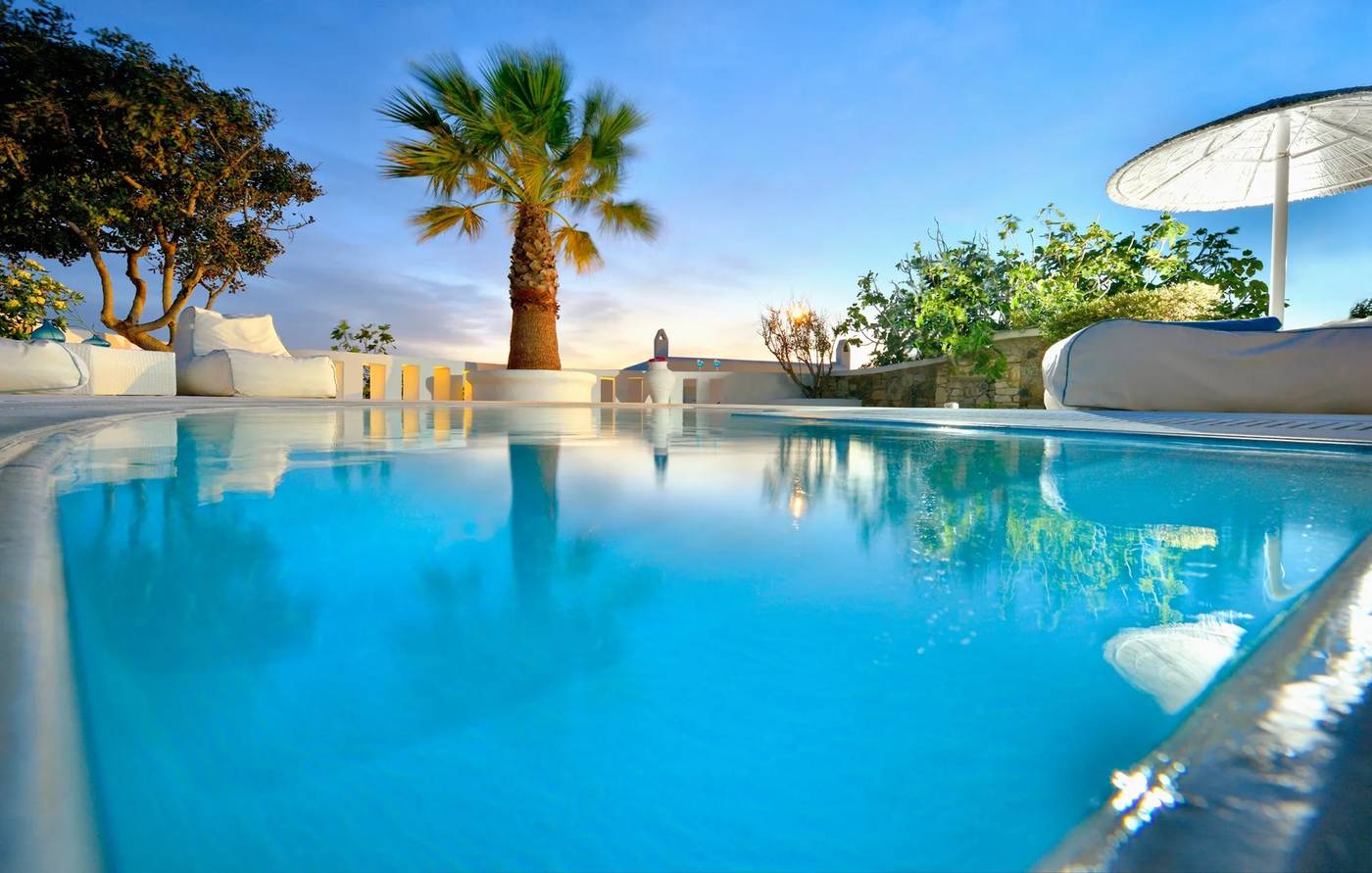 Saint-John-Hotel-Villas---Spa-Room-2