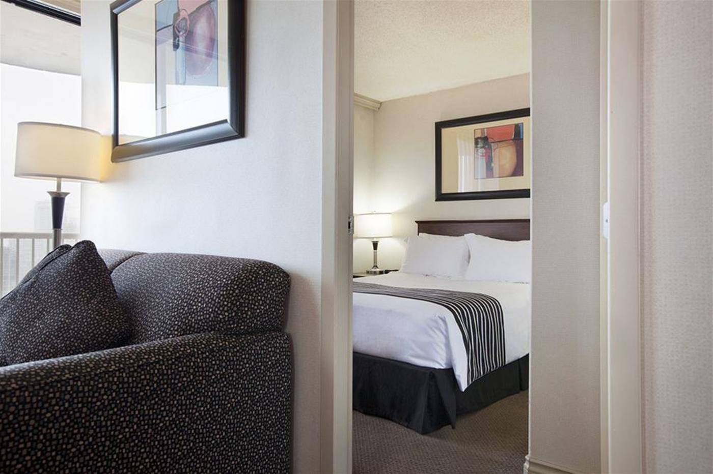 Sandman-Suites-Davie-General-view-38