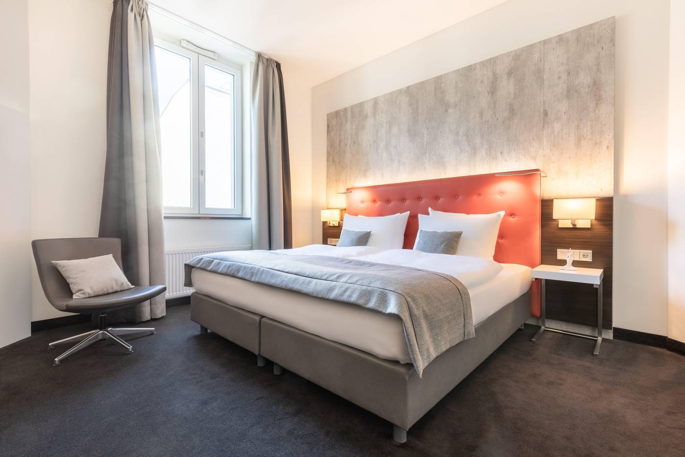 Select-Hotel-Berlin-The-Wall-Room-19