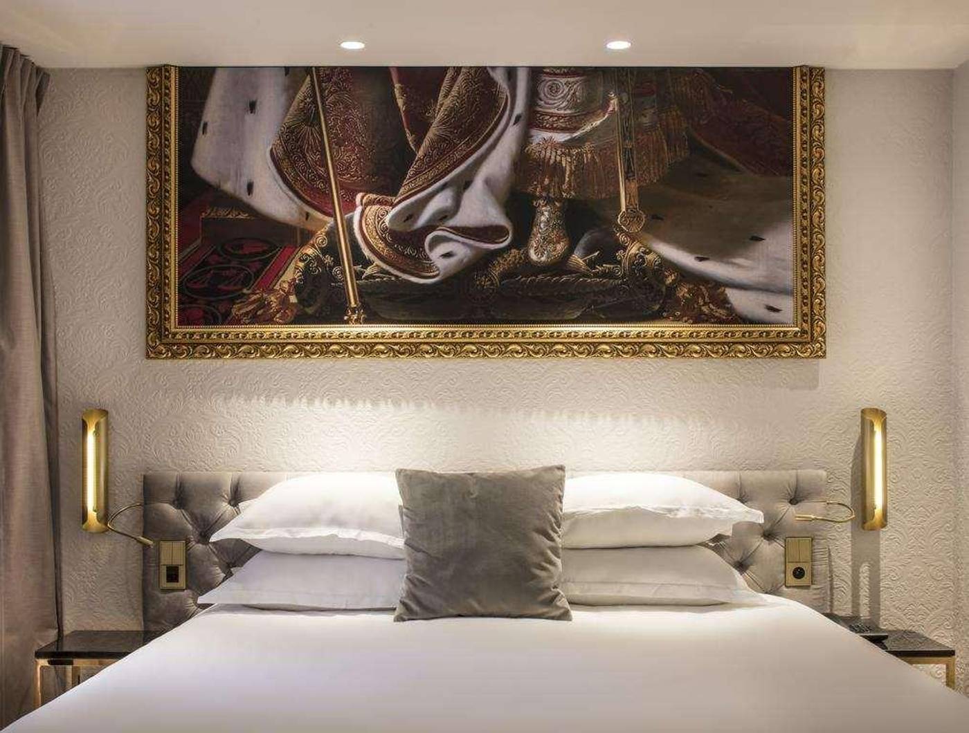 Hotel-Eiffel-Petit-Louvre-Room-36