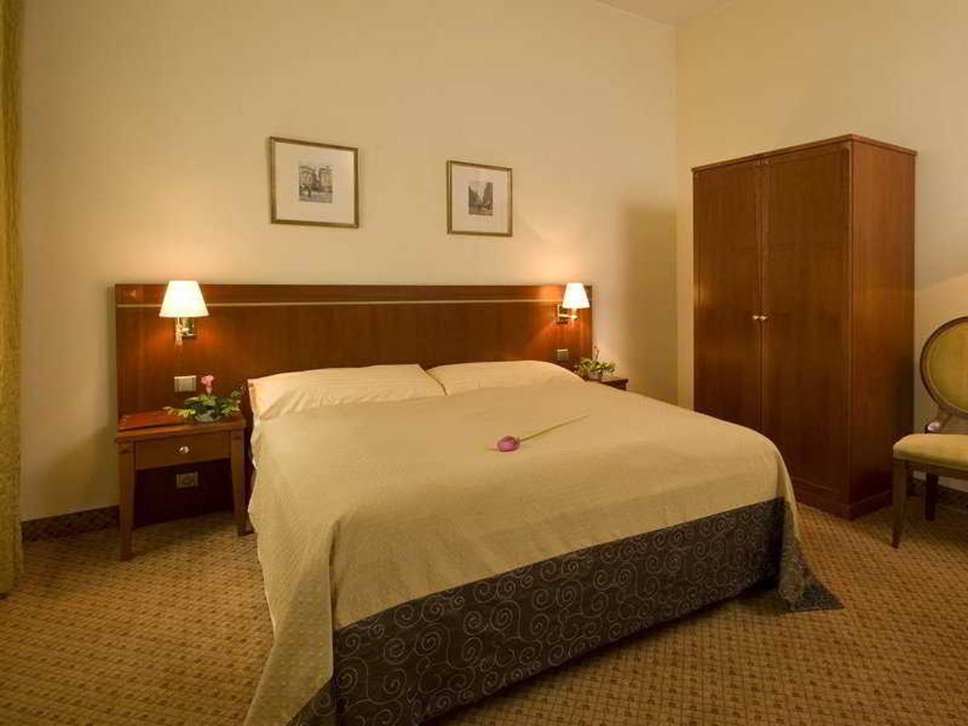 Hotel Raffaello-Czech Republic-PRAGUE-Room-7