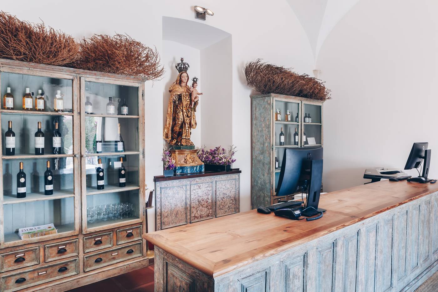 Convento-Do-Espinheiro--Historic-Hotel---Spa-Lobby-19