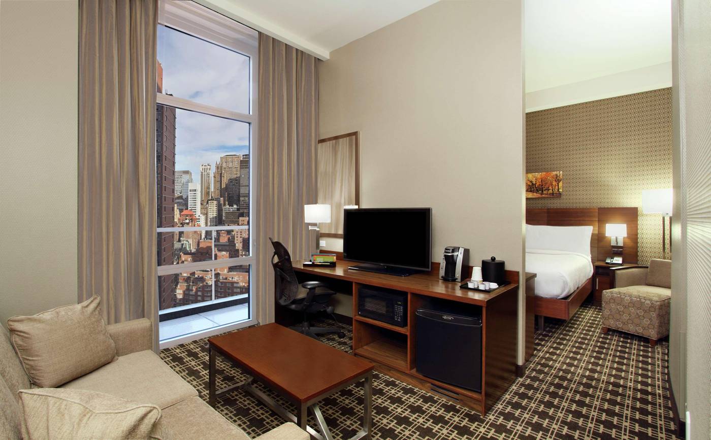 Hilton-Garden-Inn-New-York-Midtown-Park-Ave-Room-1