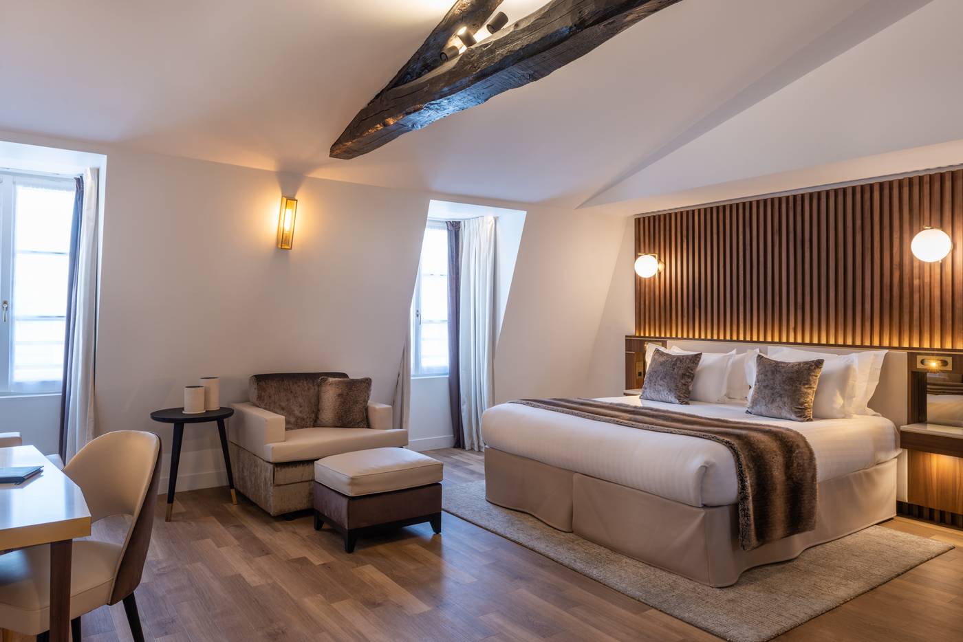 Hotel-Lord-Byron-Room-9