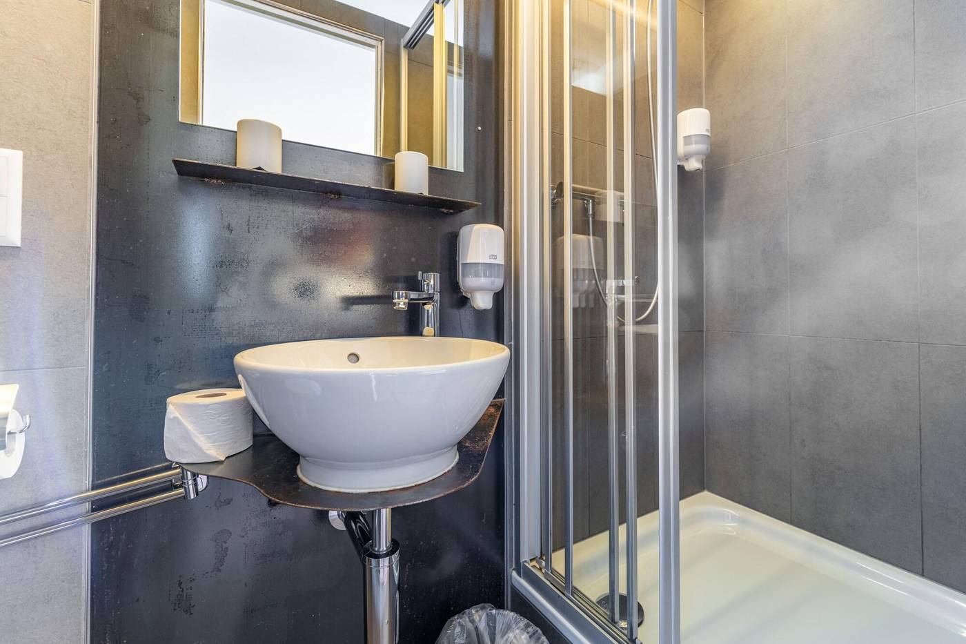 Ferus Hotel-Switzerland-EMMEN-Room-5