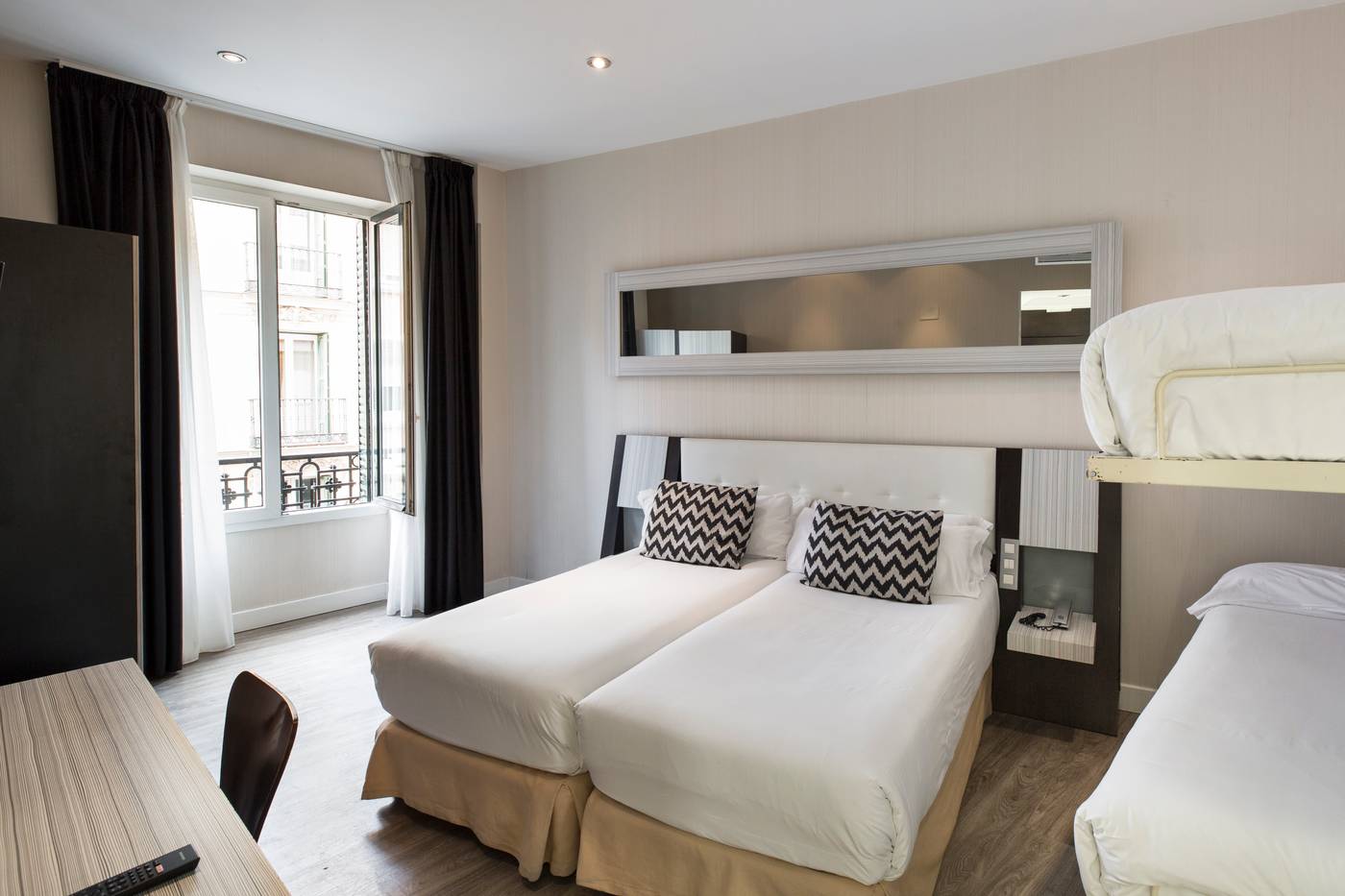 Petit-Palace-Triball-Room-4