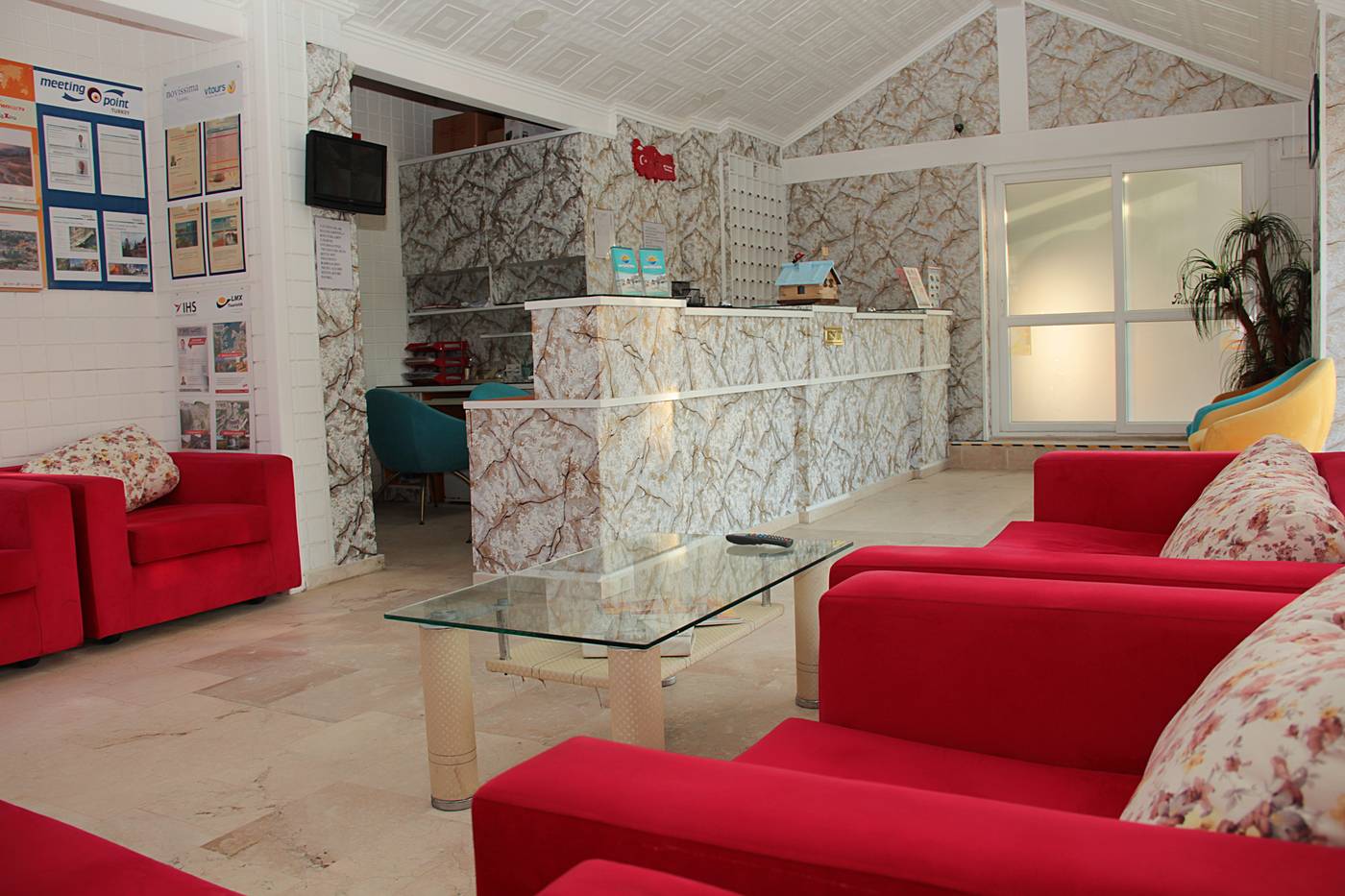 Temple-Side-Lobby-30