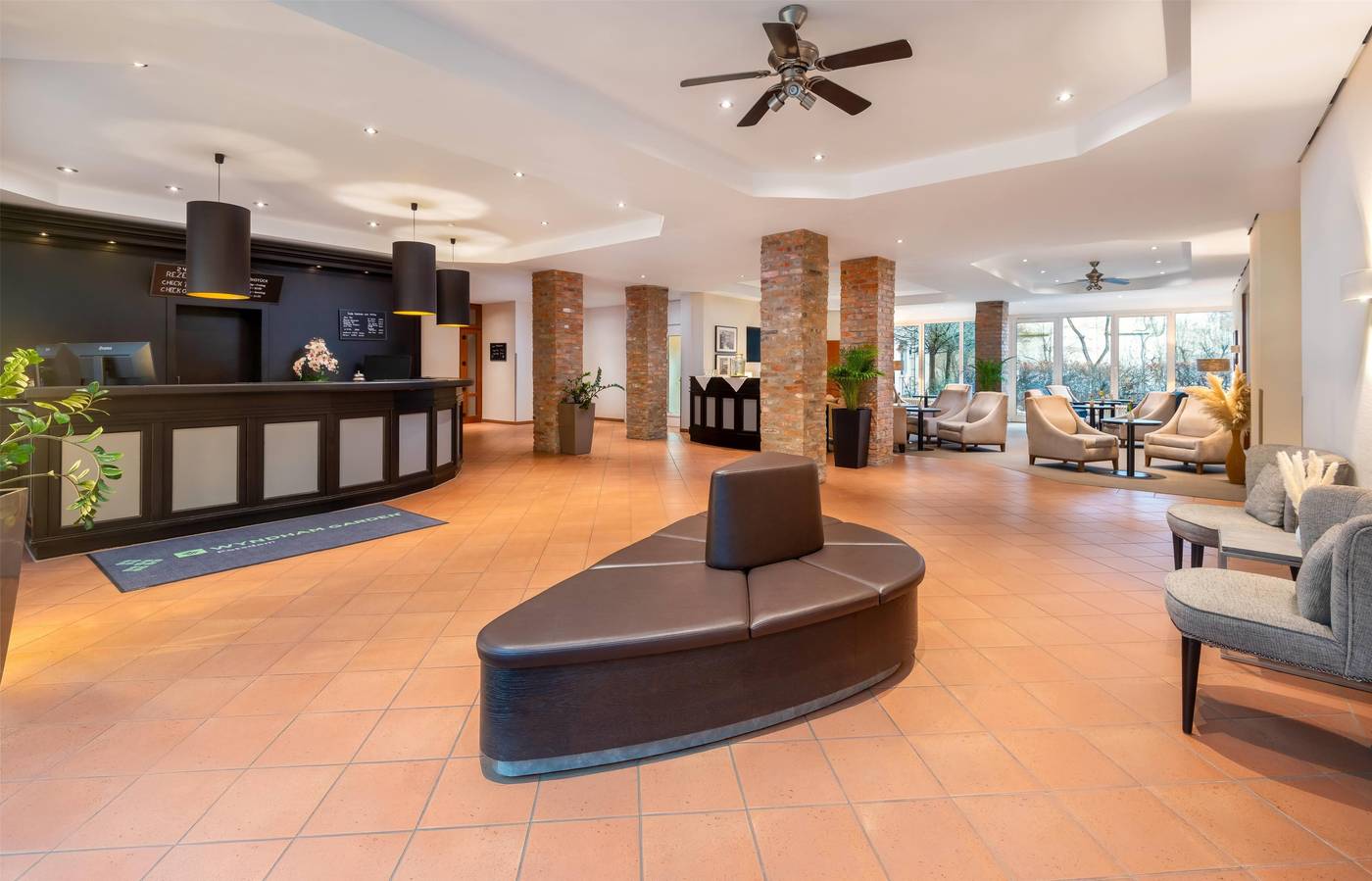 Wyndham-Garden-Potsdam-Lobby-1