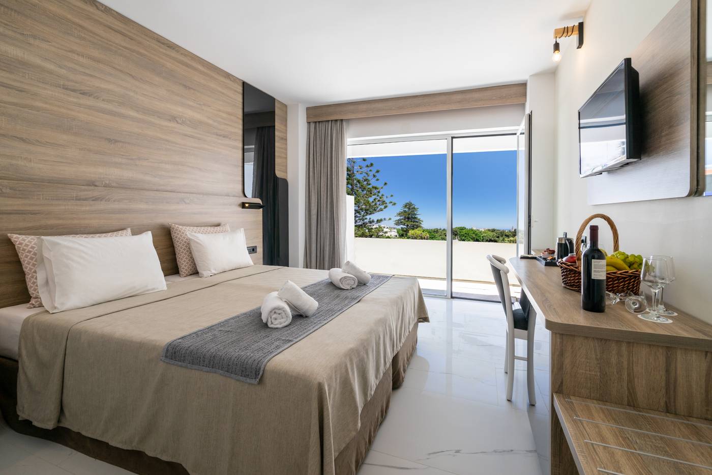 Castellum-Suites-Room-9