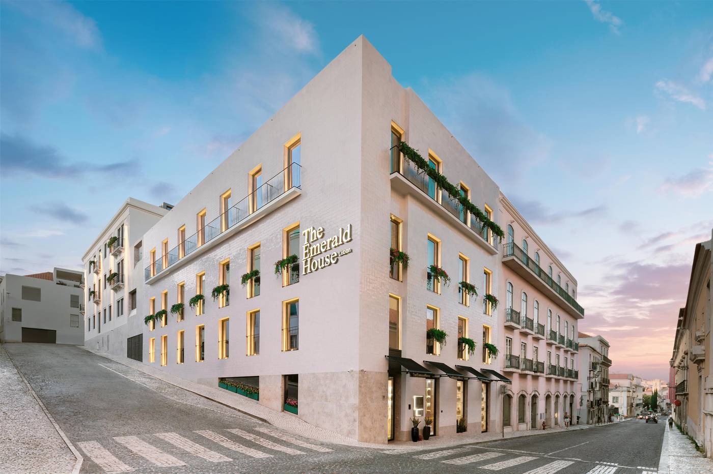 The-Emerald-House-Lisbon--Curio-Collection-by-Hilt-General-view-79