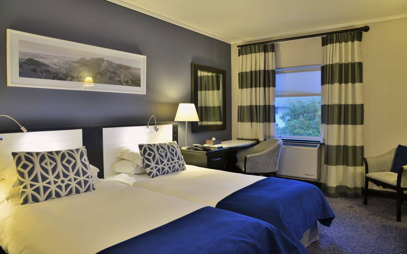 The-Commodore-Room-32