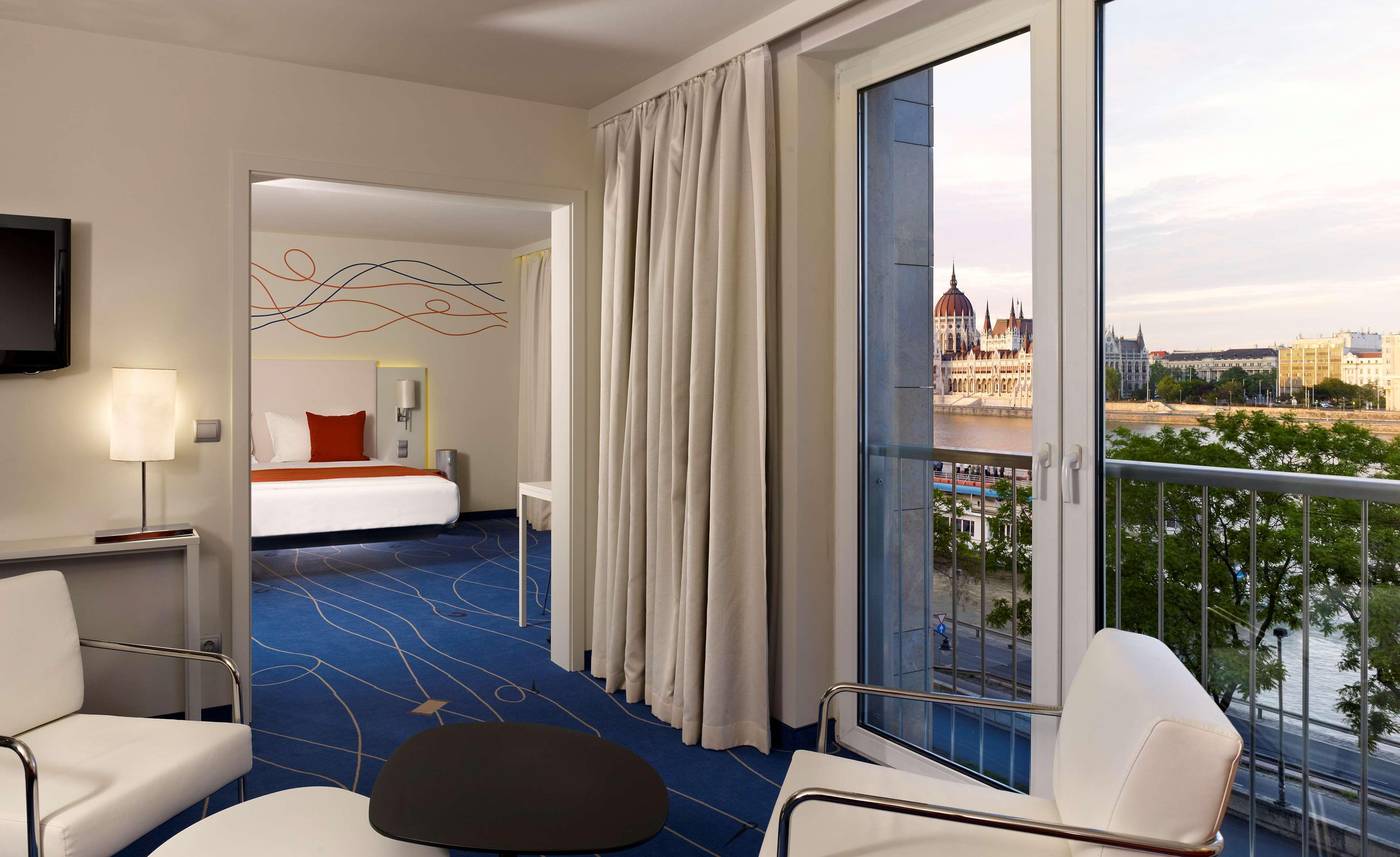 art-otel-Budapest-powered-by-Radisson-Hotels-Room-6