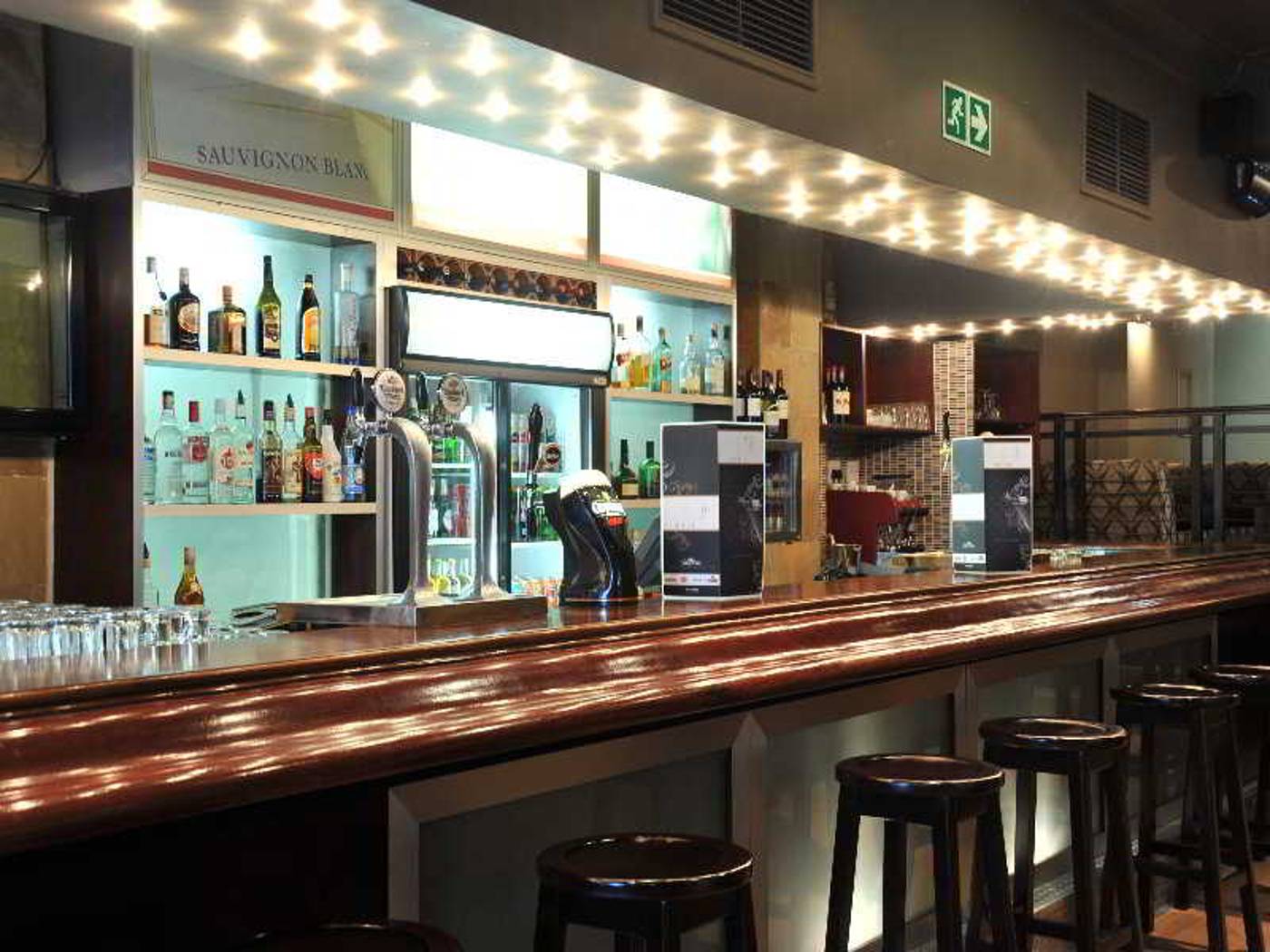 ONOMO-Hotel-Cape-Town---Inn-On-The-Square-Bar-18