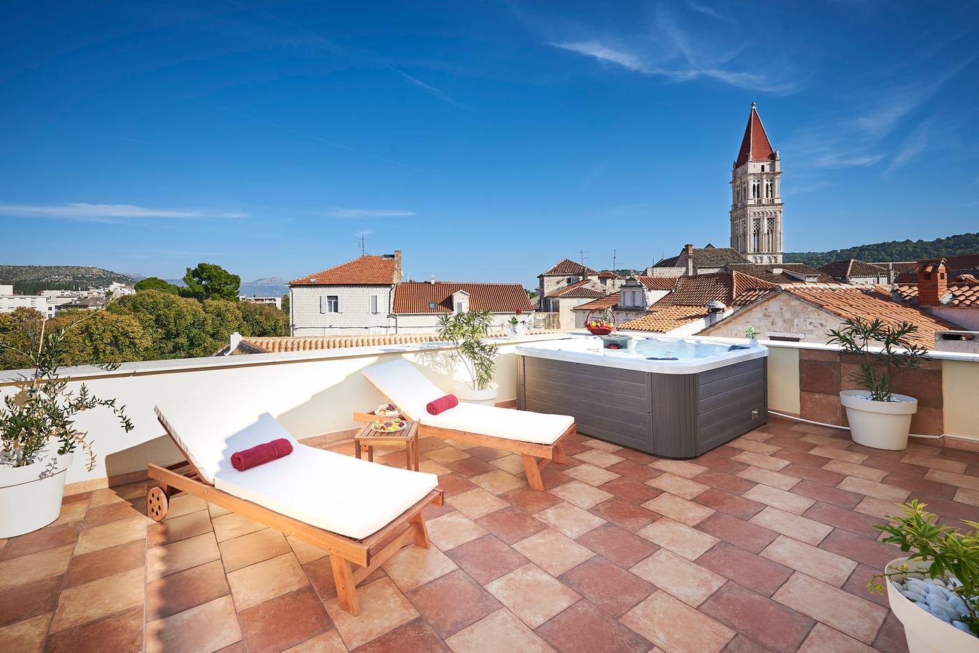 Palace-Derossi-Pool-58