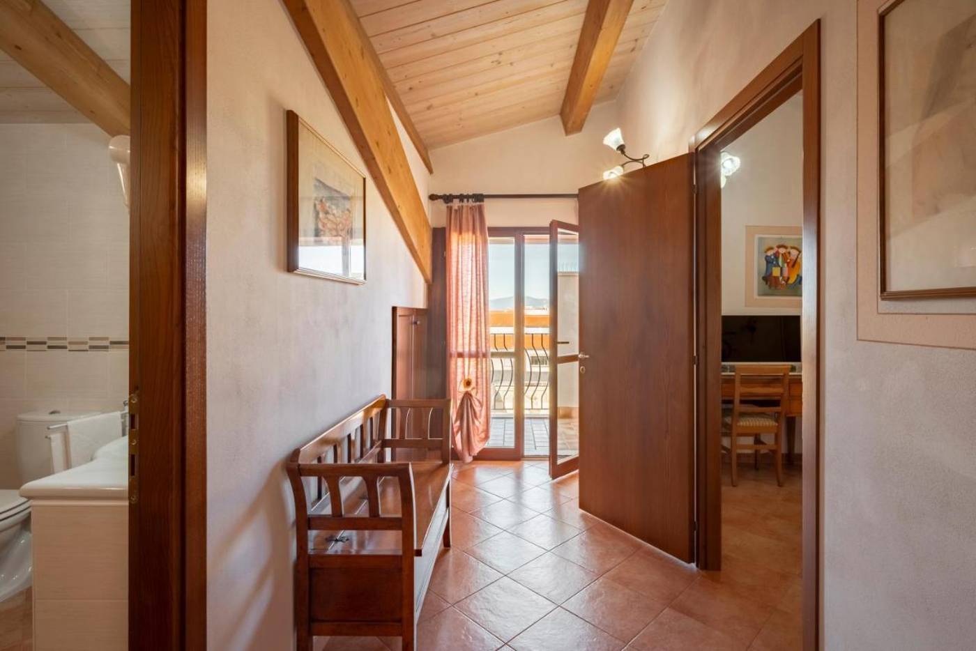 Lola-Piccolo-Hotel-Room-16