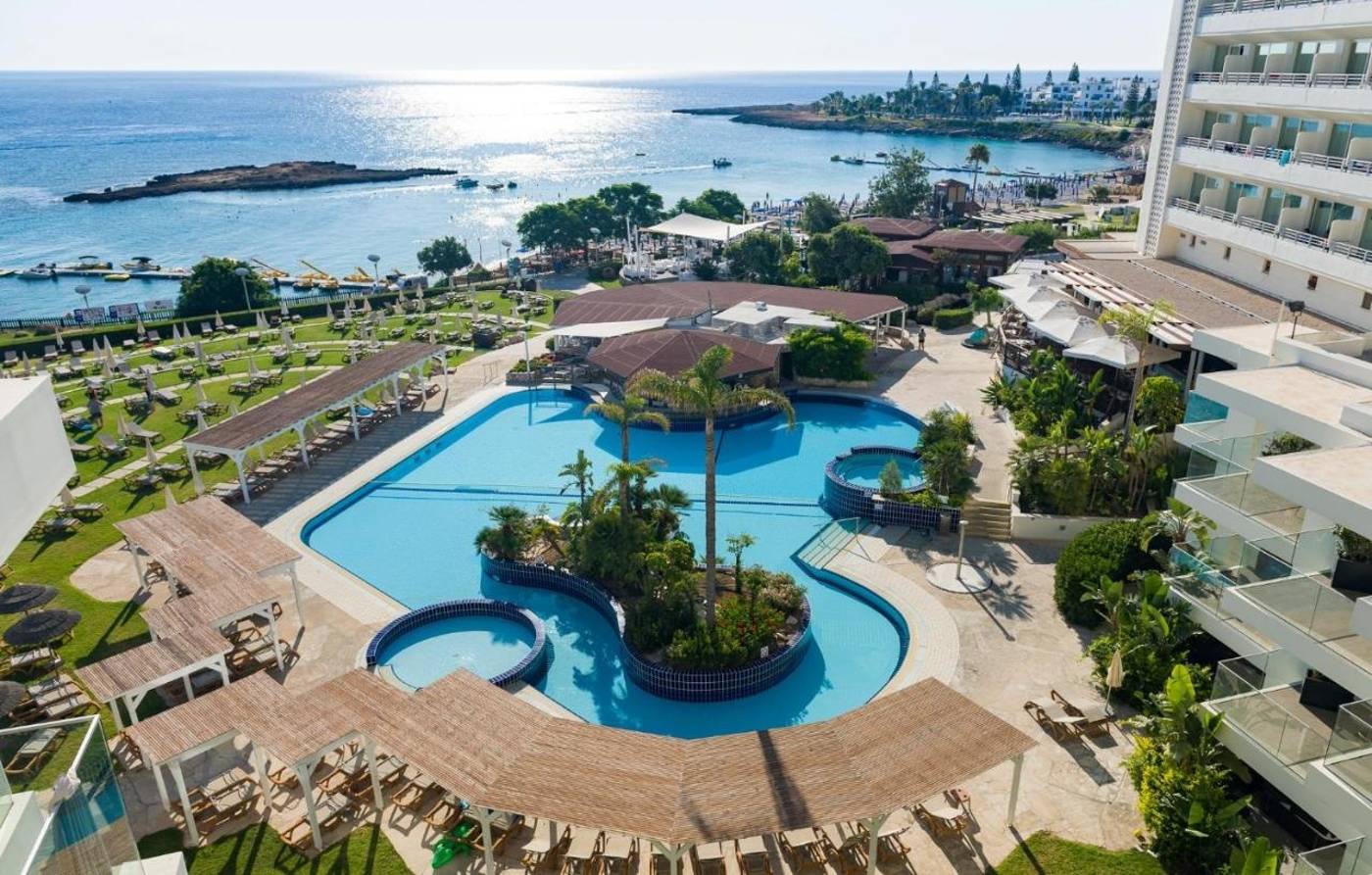 Capo-Bay-Hotel-Pool-5