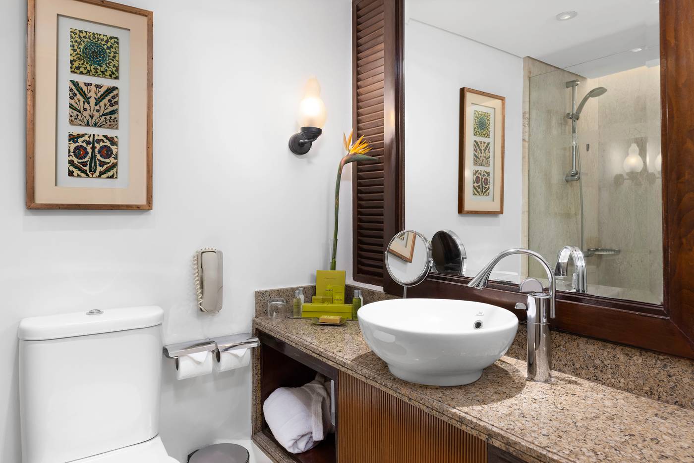 Hilton-Luxor-Resort---Spa-Room-40