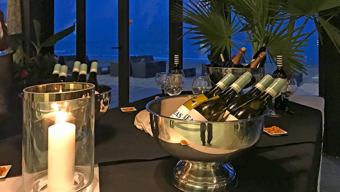 Lloyds-Beach-Club-Bar-37