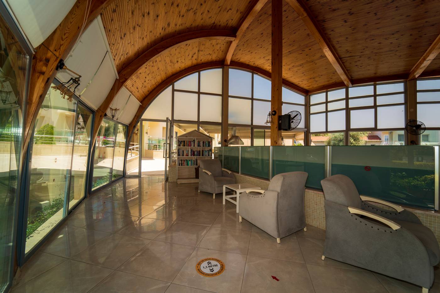 Belcehan-Deluxe-Lobby-41