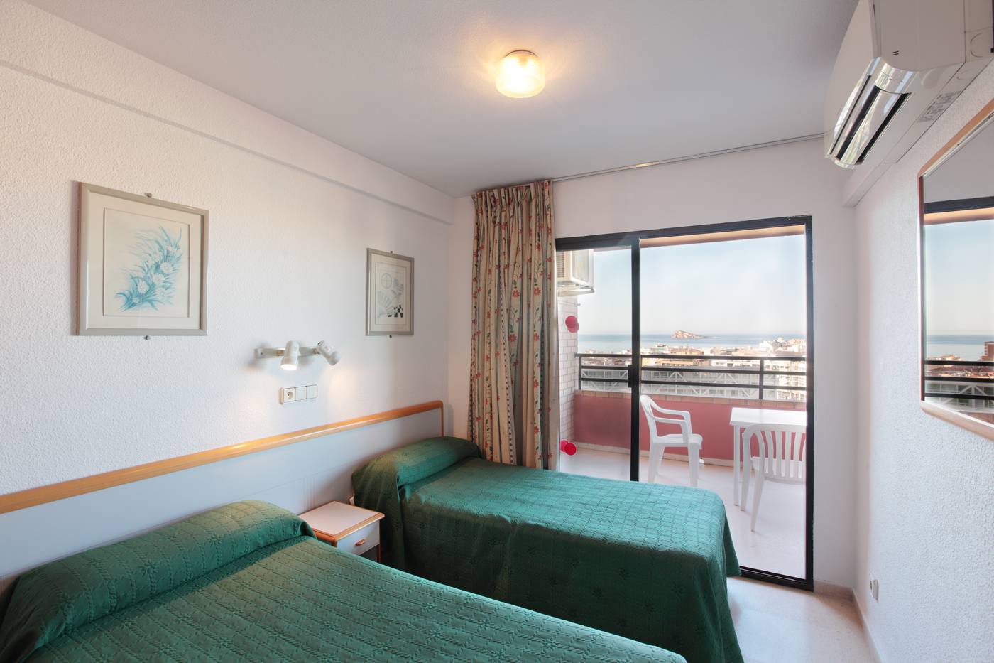 La-Caseta-Apartments-Room-10