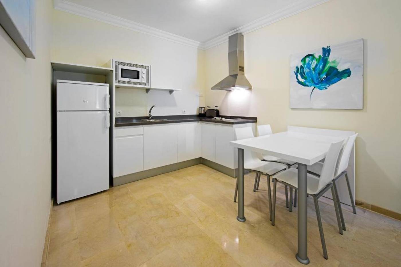 Panoramica-Heights-Room-21