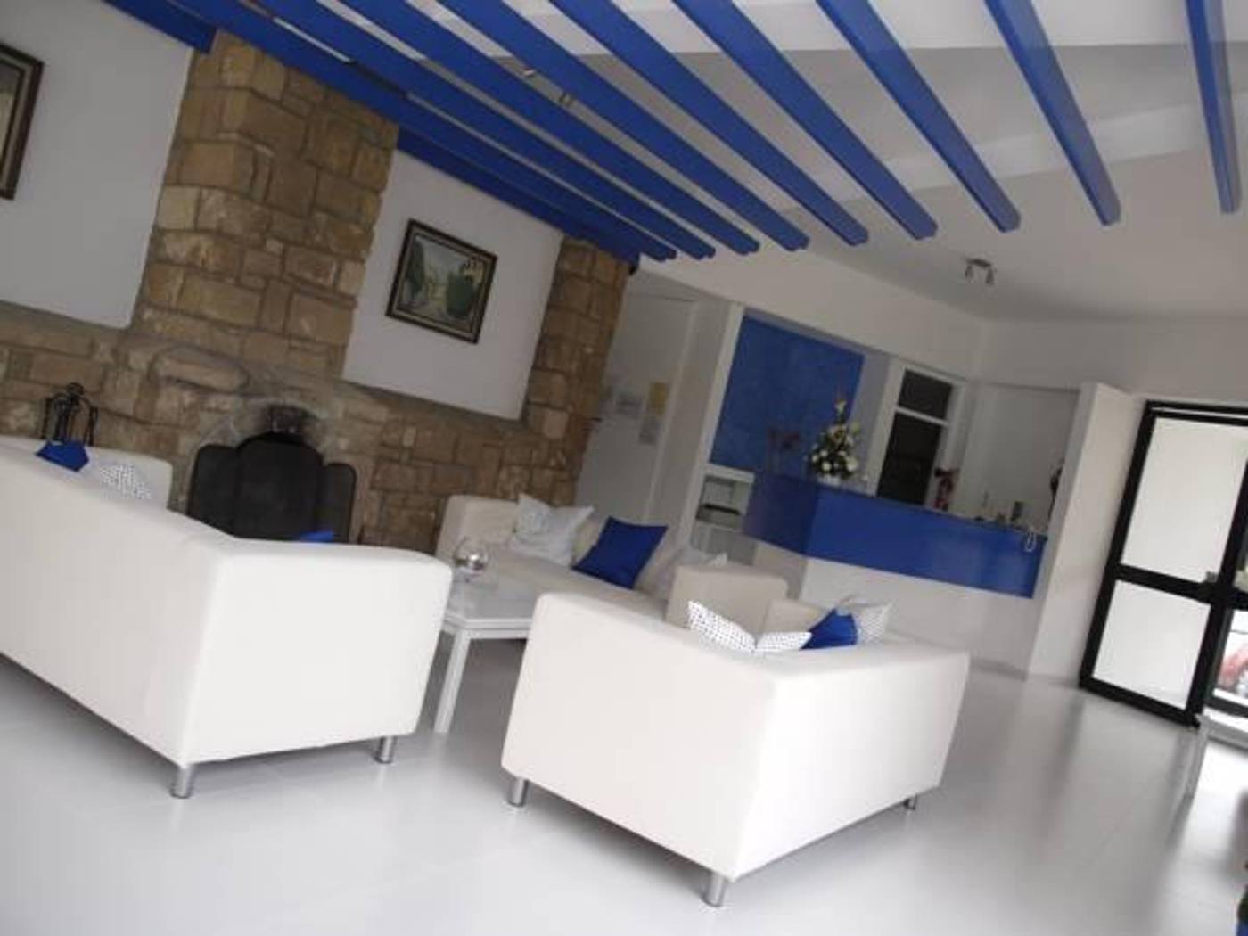 Hilltop-Gardens-Lobby-26