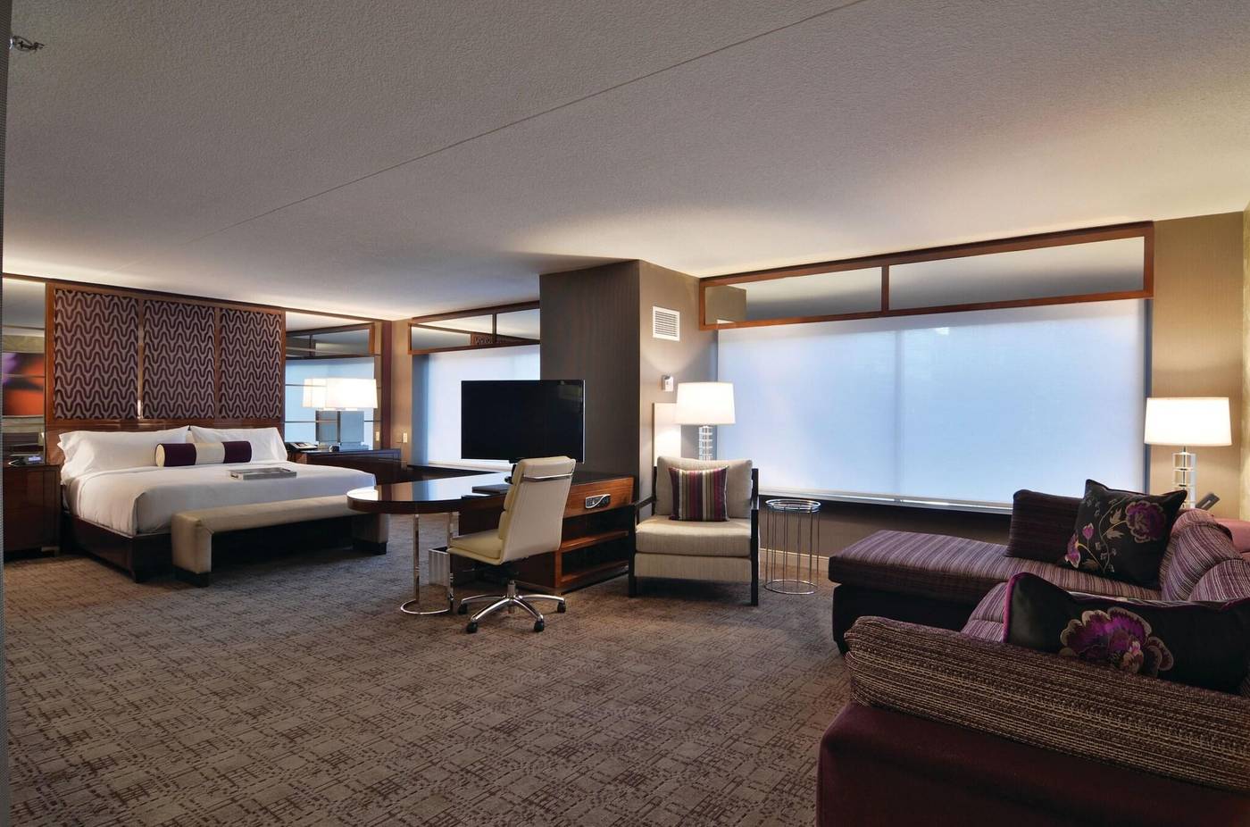 MGM-Grand-Hotel---Casino-Room-37