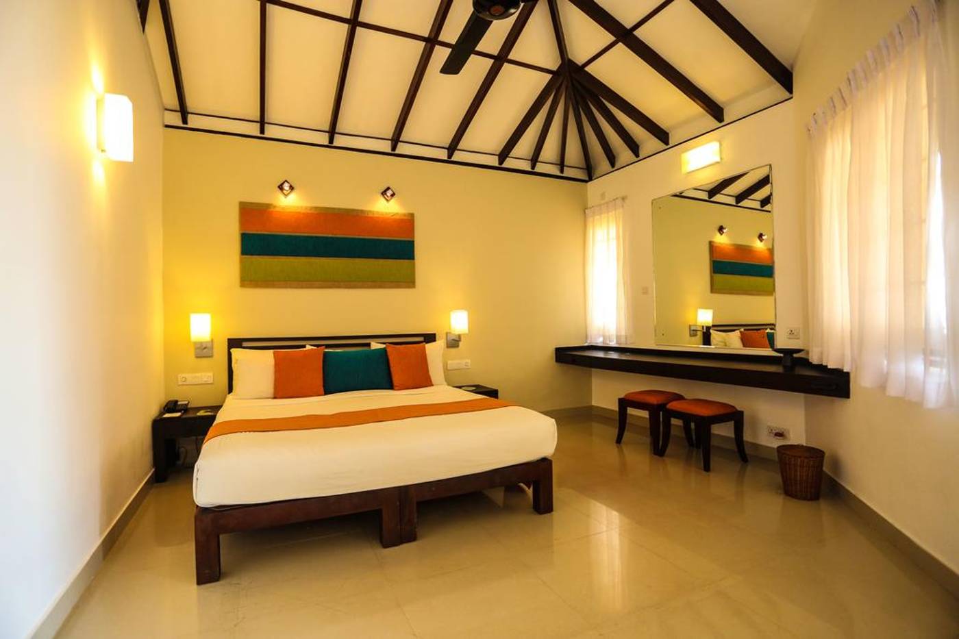 Club-Hotel-Dolphin-Room-9