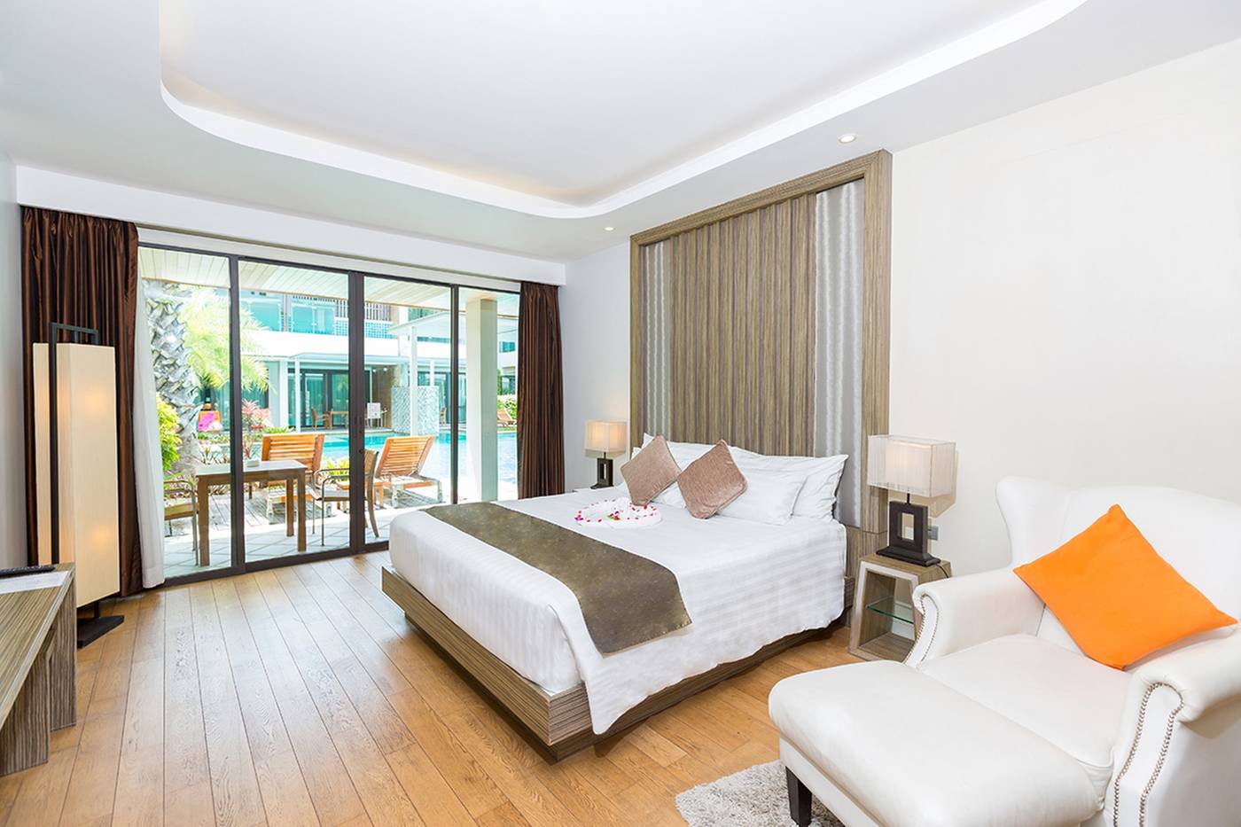 Wyndham-Sea-Pearl-Resort-Phuket-Room-14