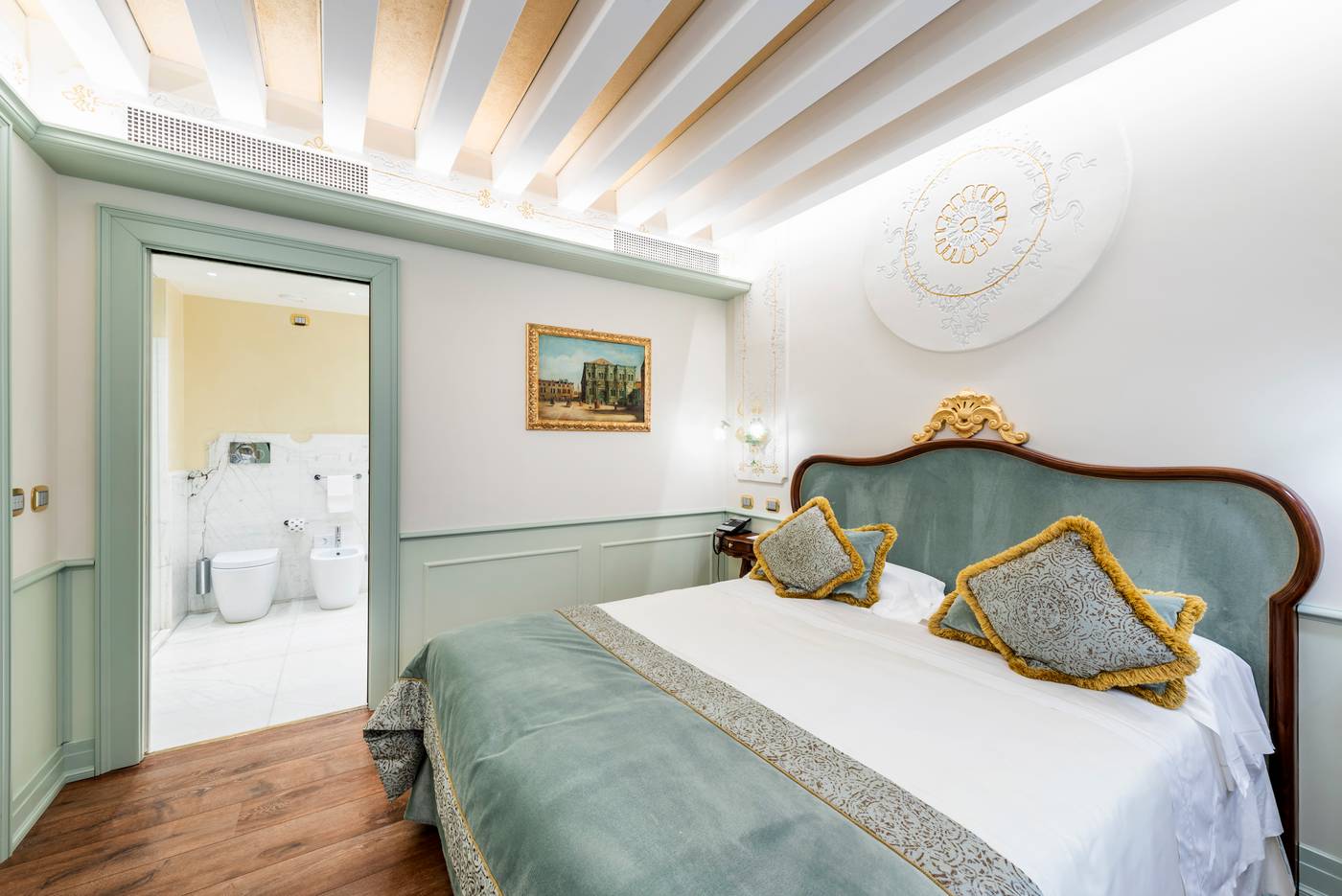 Monaco-and-Grand-Canal-Room-24