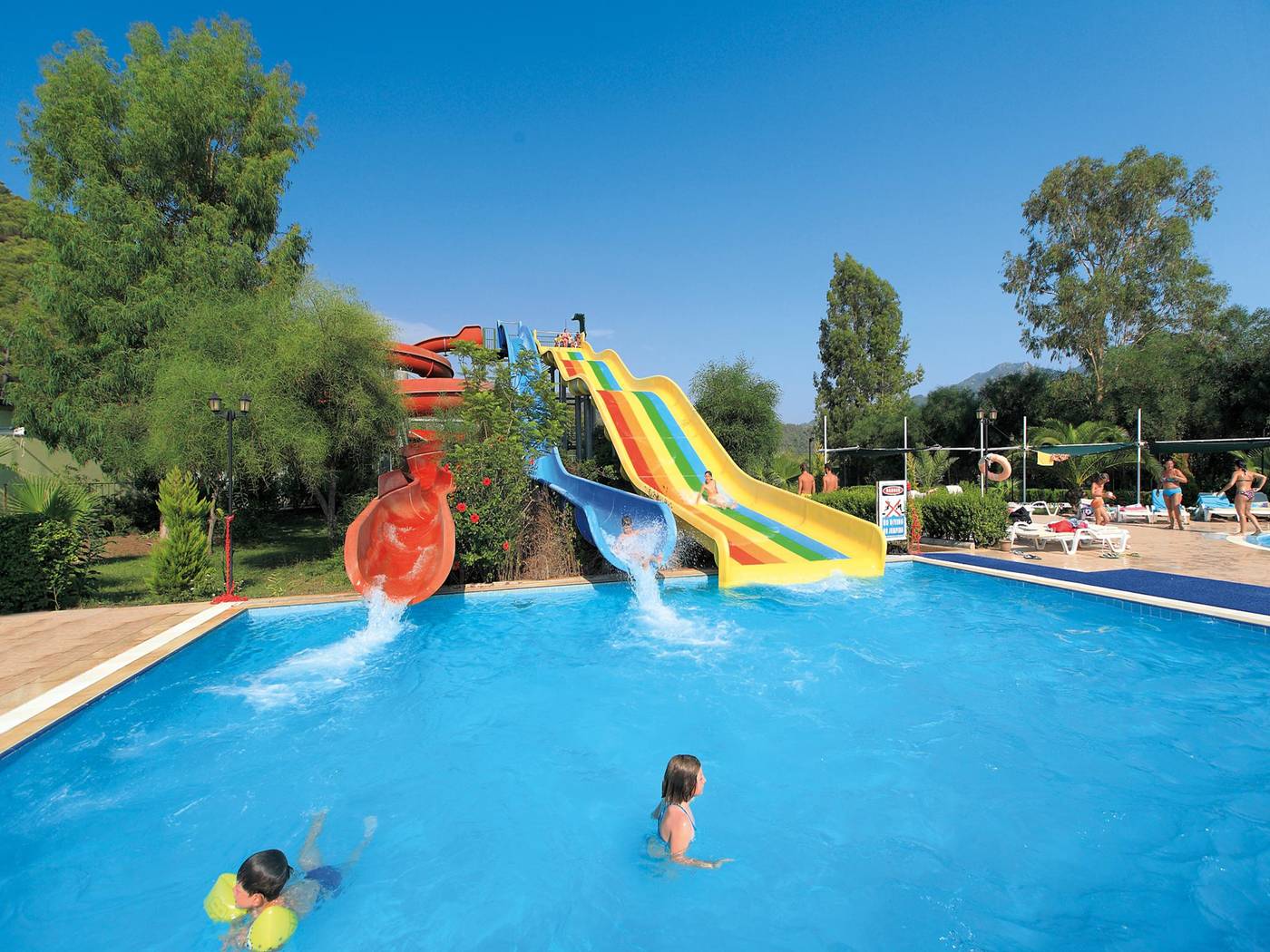 Fortezza-Beach-Resort-Pool-8