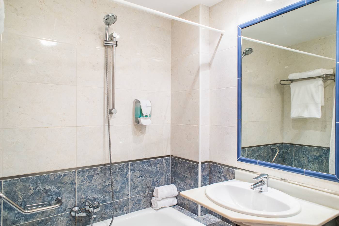 Dunas de Liencres Apartamentos-Spain-Boo De Pielagos Sant-Room-8