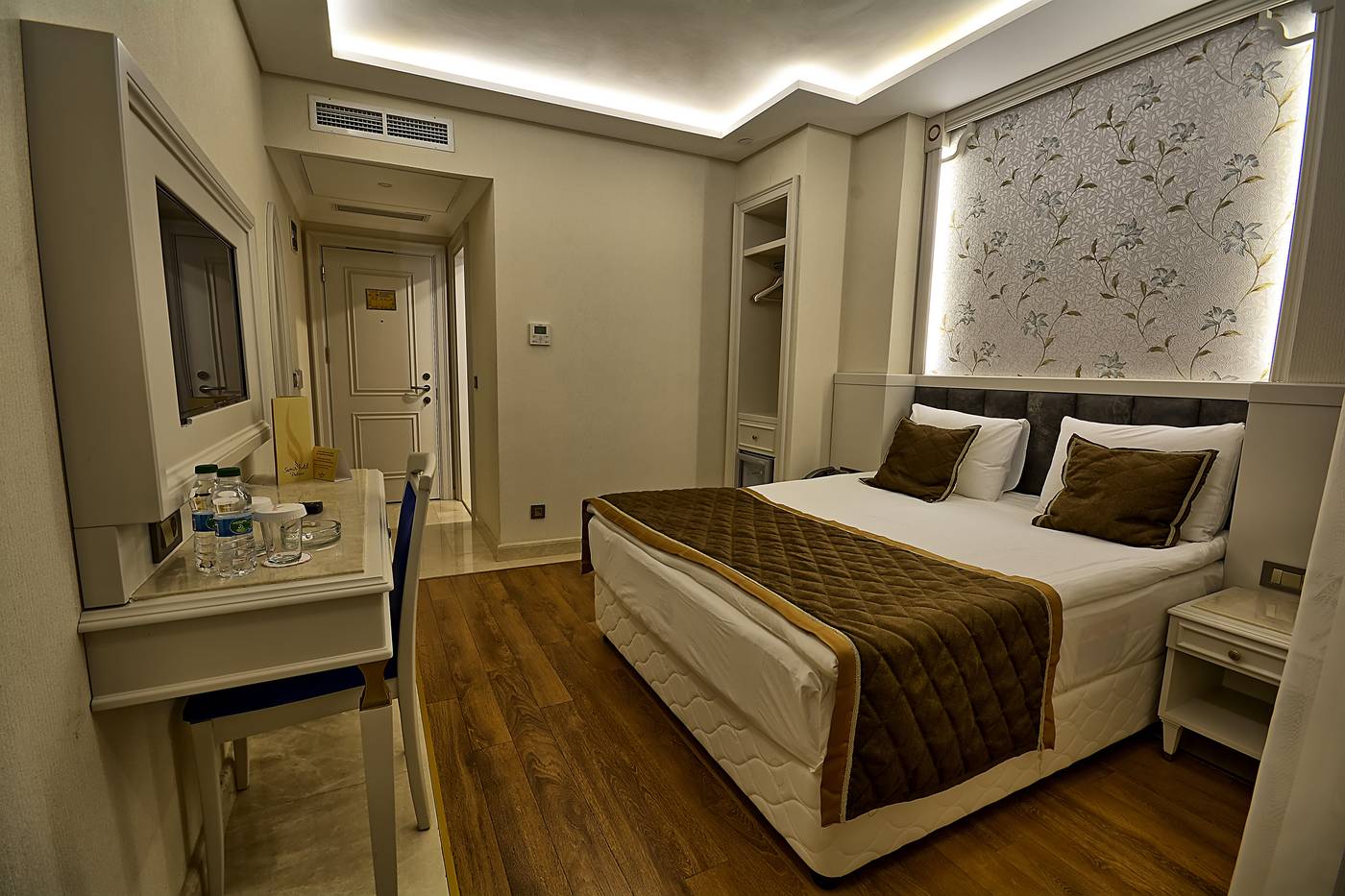 Samir-Deluxe-Hotel-Room-22