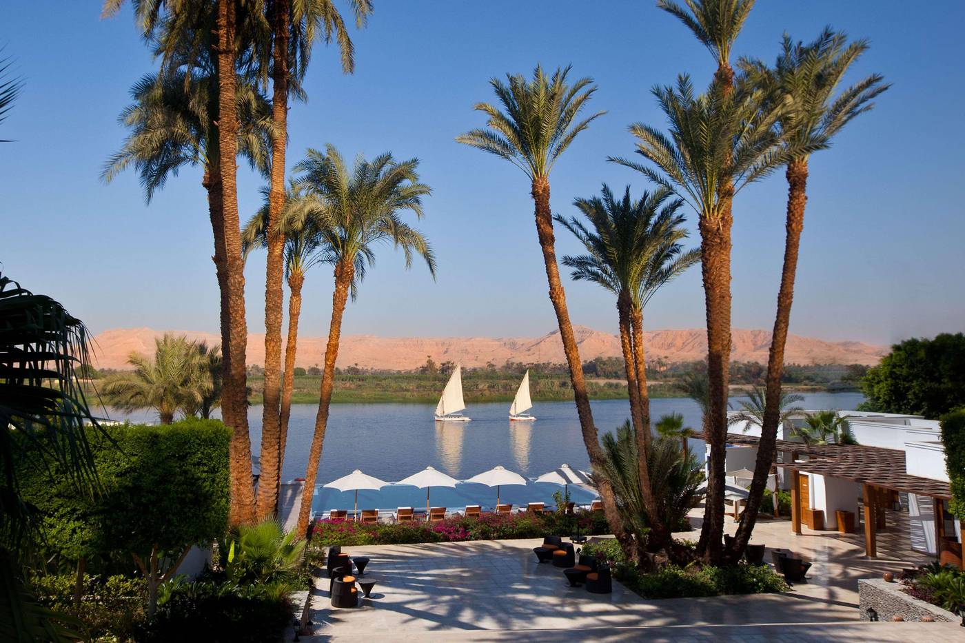 Hilton-Luxor-Resort---Spa-Pool-57