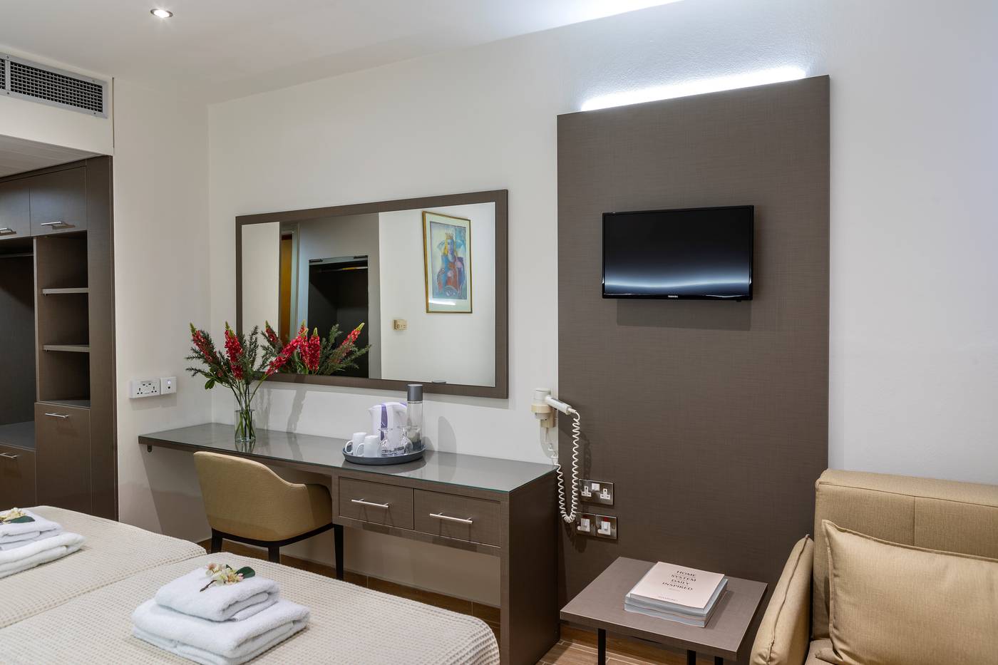 Queens-Bay-Hotel-Room-40