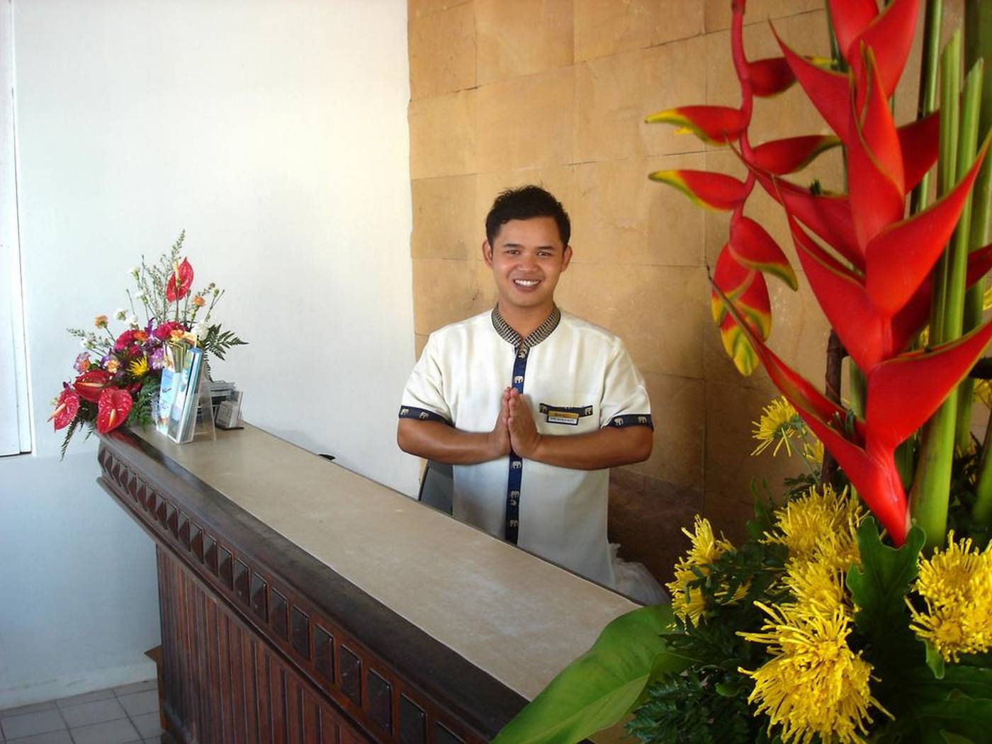 Sunset-Mansion-Lobby-10