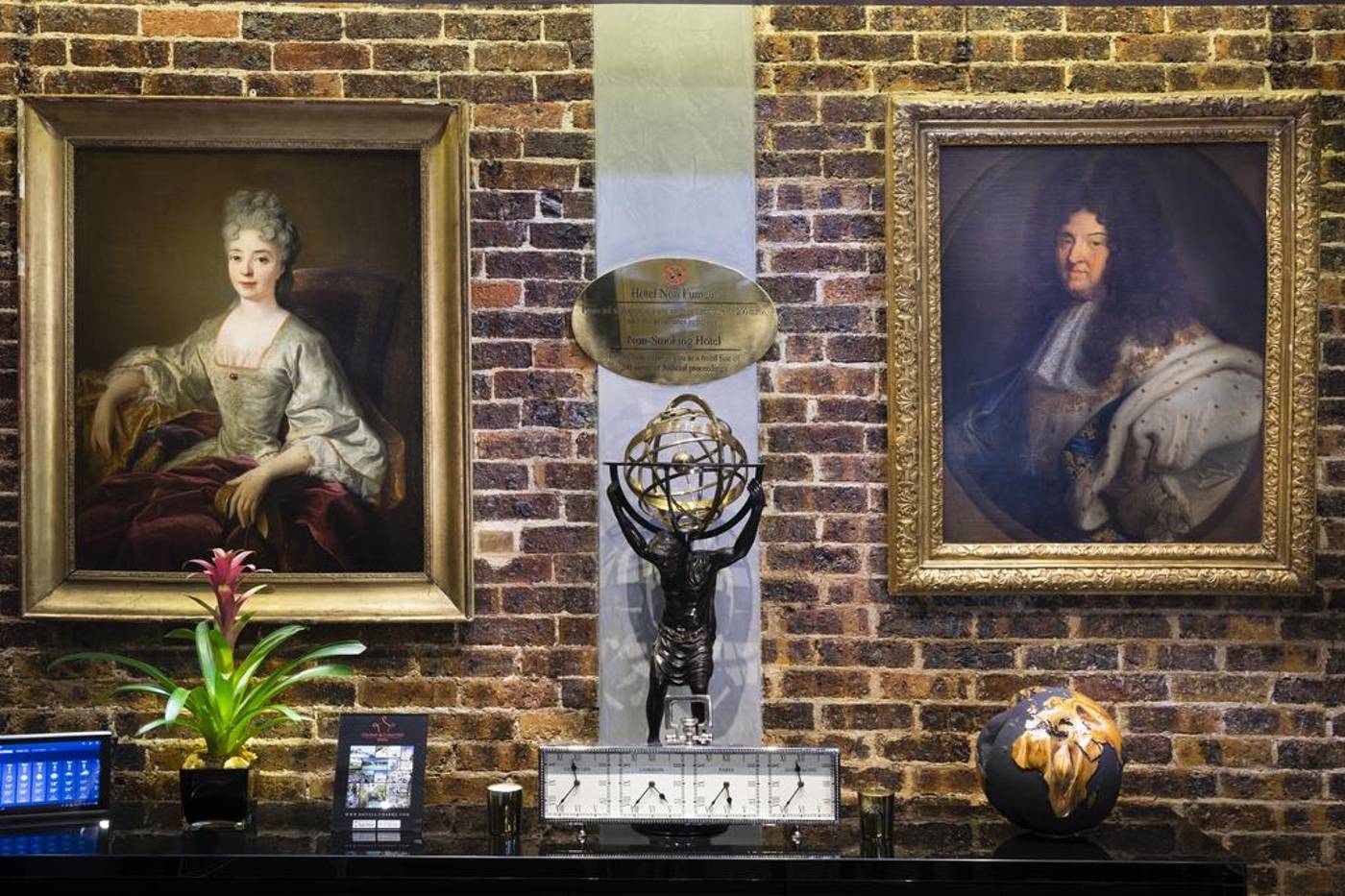 Hotel-Plaza-Elysees-Lobby-9