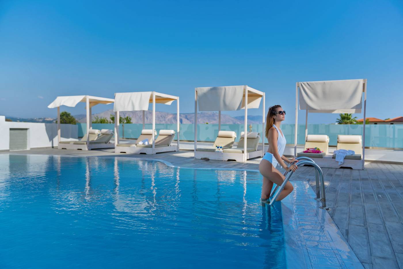 Apollo-Hotel-Pool-10