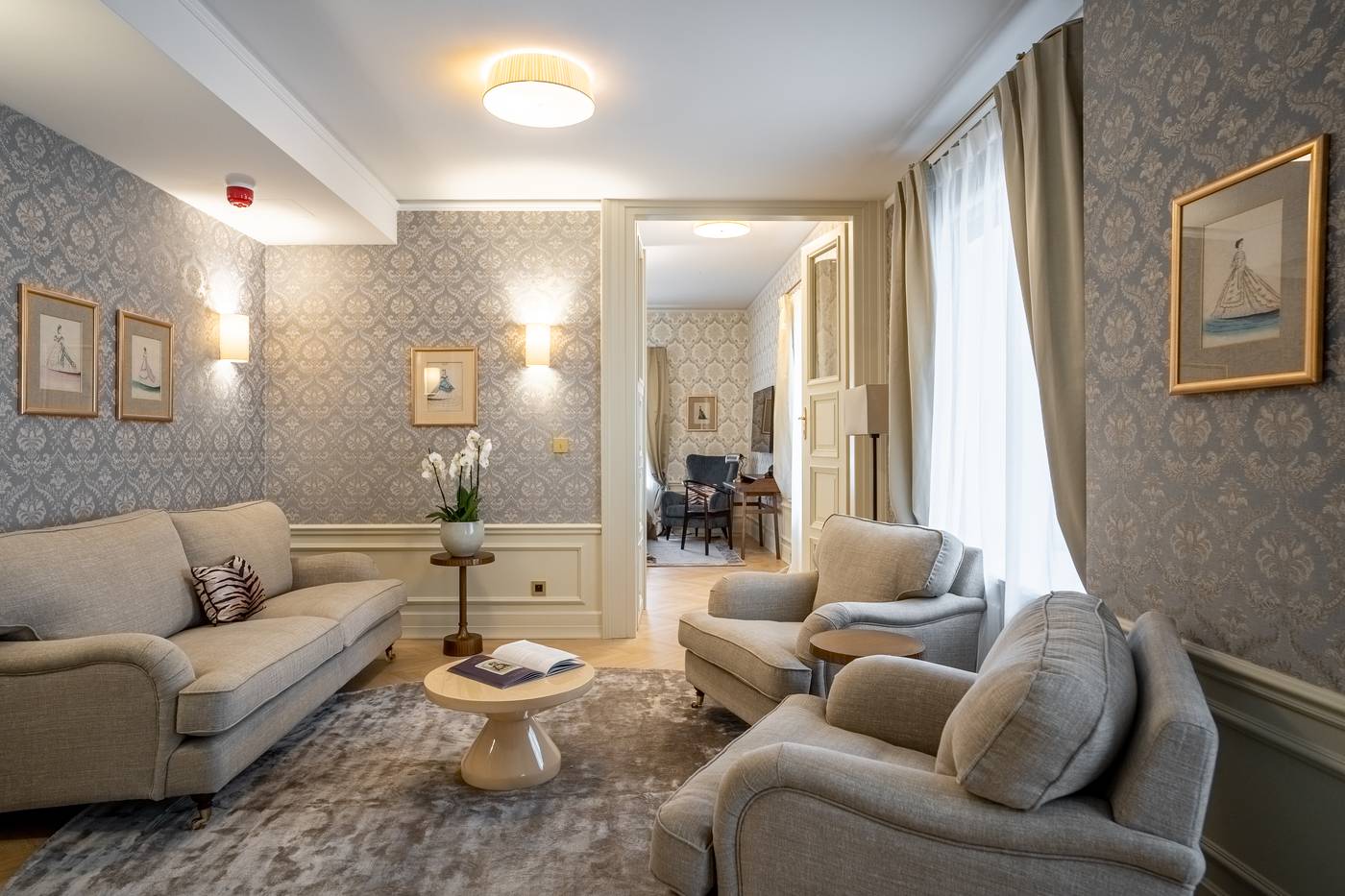 Hotel-Unicus-Palace-Old-Town---Destigo-Hotels-Room-5