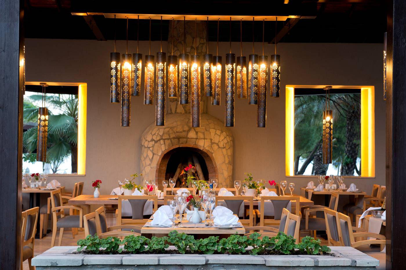 Barut-Hemera-Restaurant-48