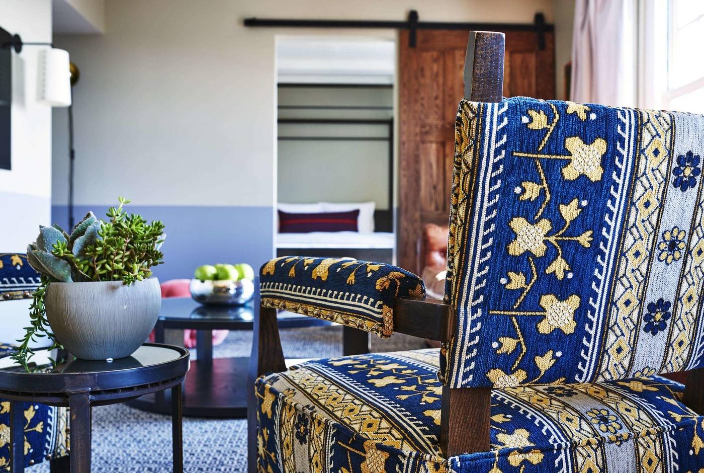 Hollywood-Roosevelt-Room-20