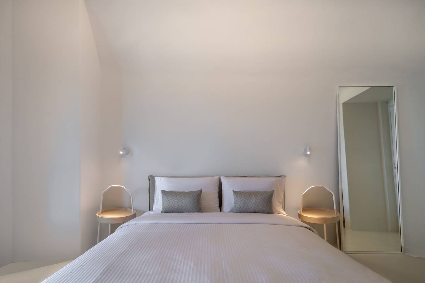 Colombos-Beachfront-Room-13