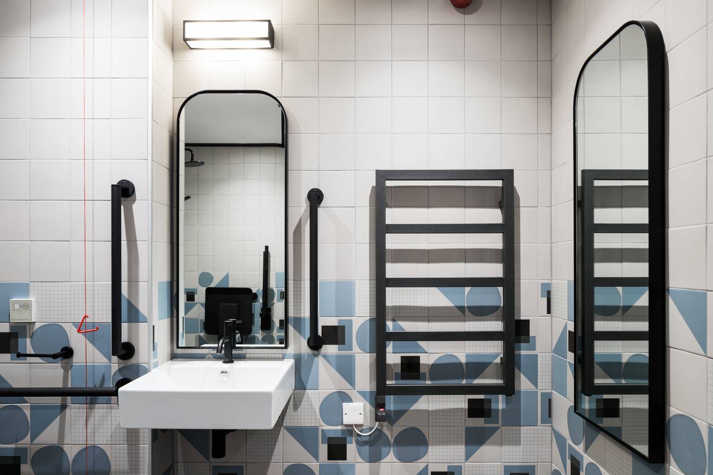 Zanzibar-Locke--Ha-Penny-Bridge-Room-26