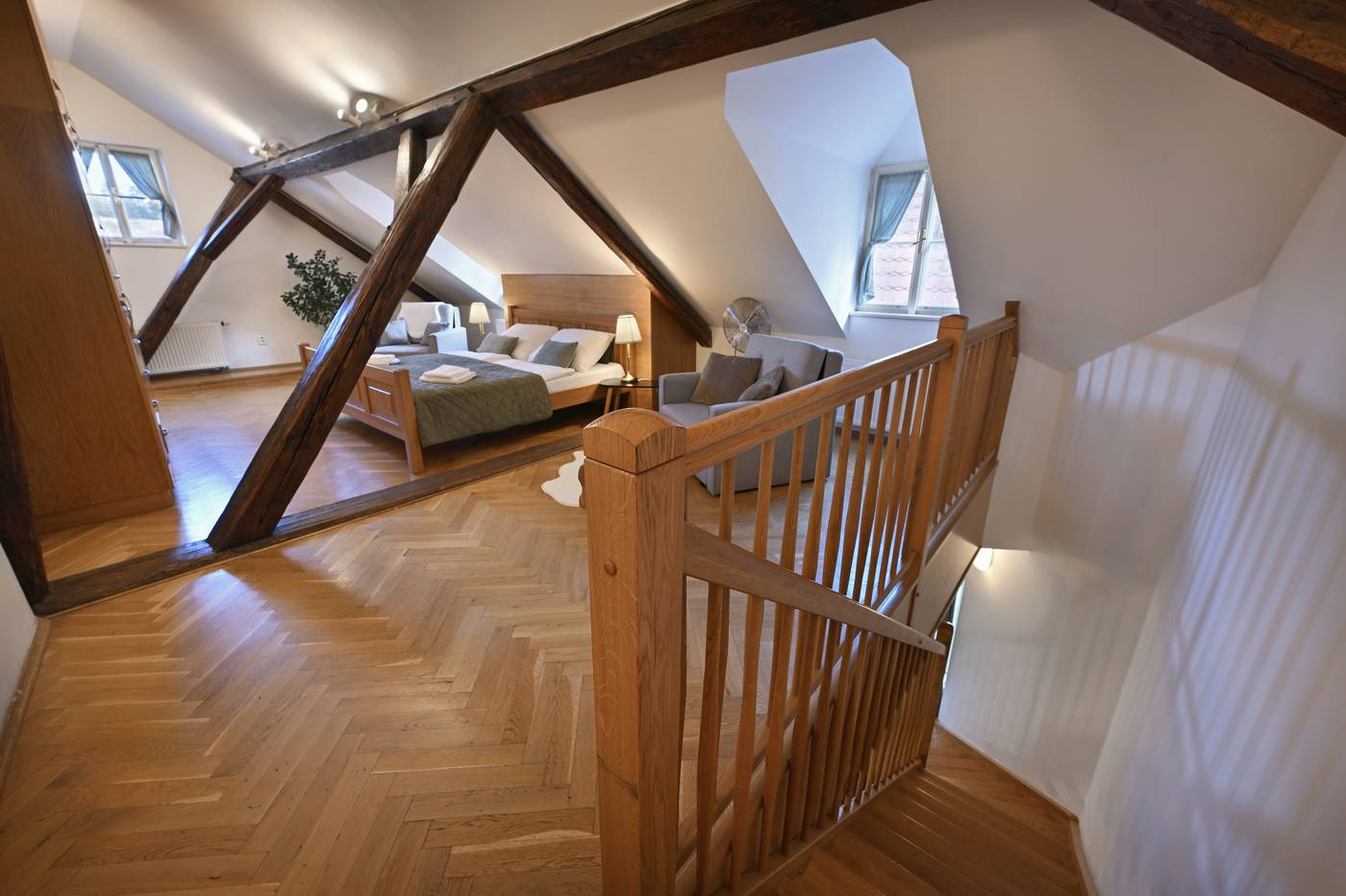 Boutique-Apartments-White-Swan-Room-30