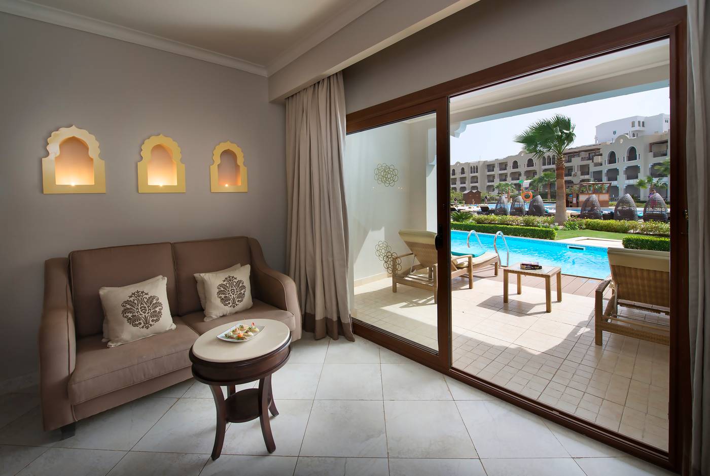 SUNRISE Arabian Beach Resort 04.09