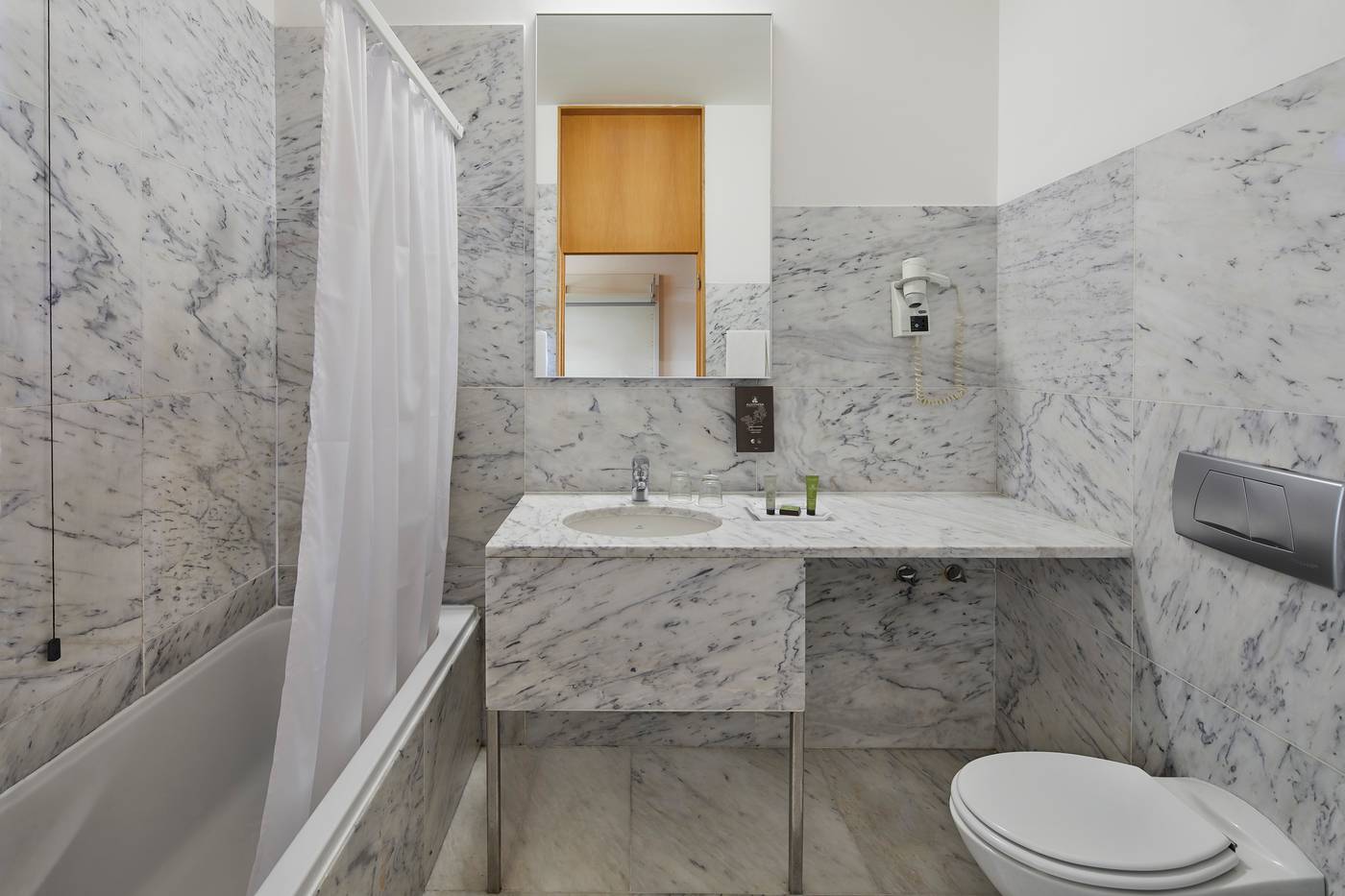 Faro---Beach-Club-Room-25