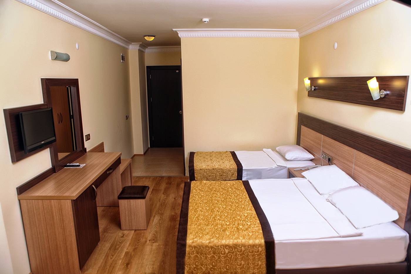 1-Std room-2.JPG
