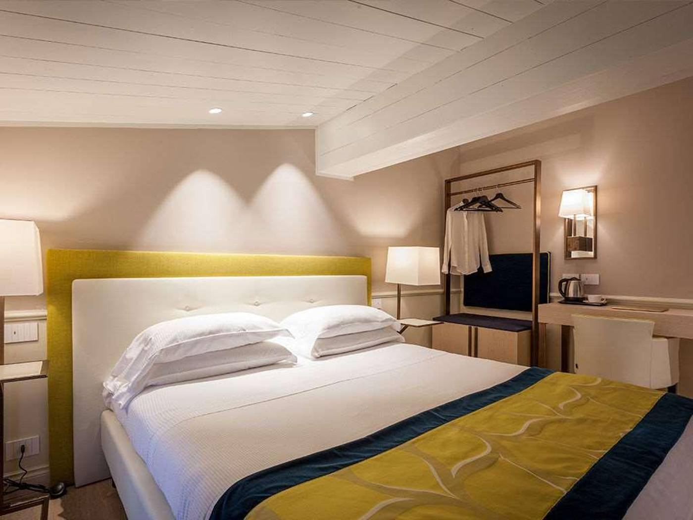 Best-Western-Hotel-Canon-d-Oro-Room-35