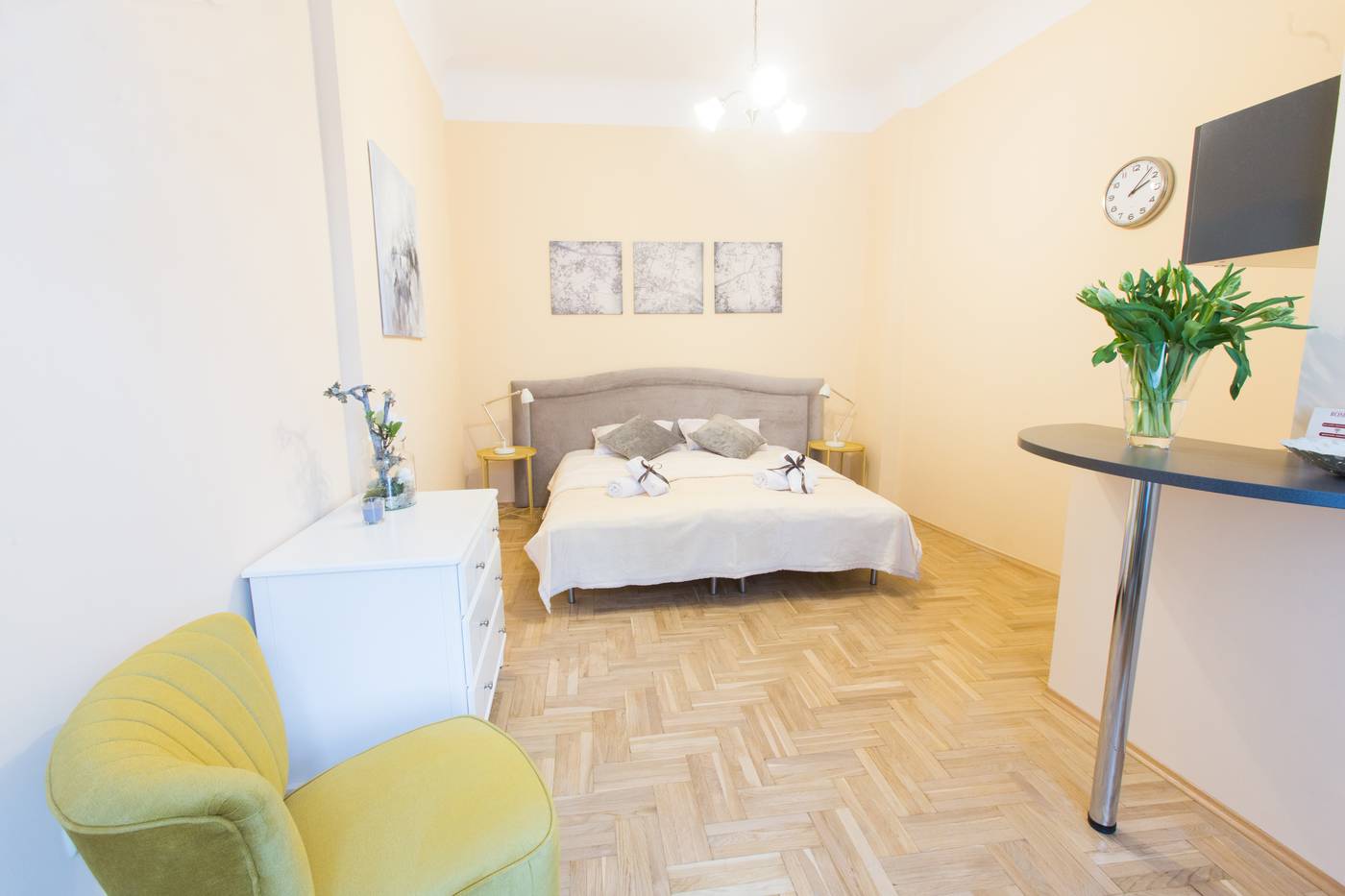 Apartments-Roman-Room-26